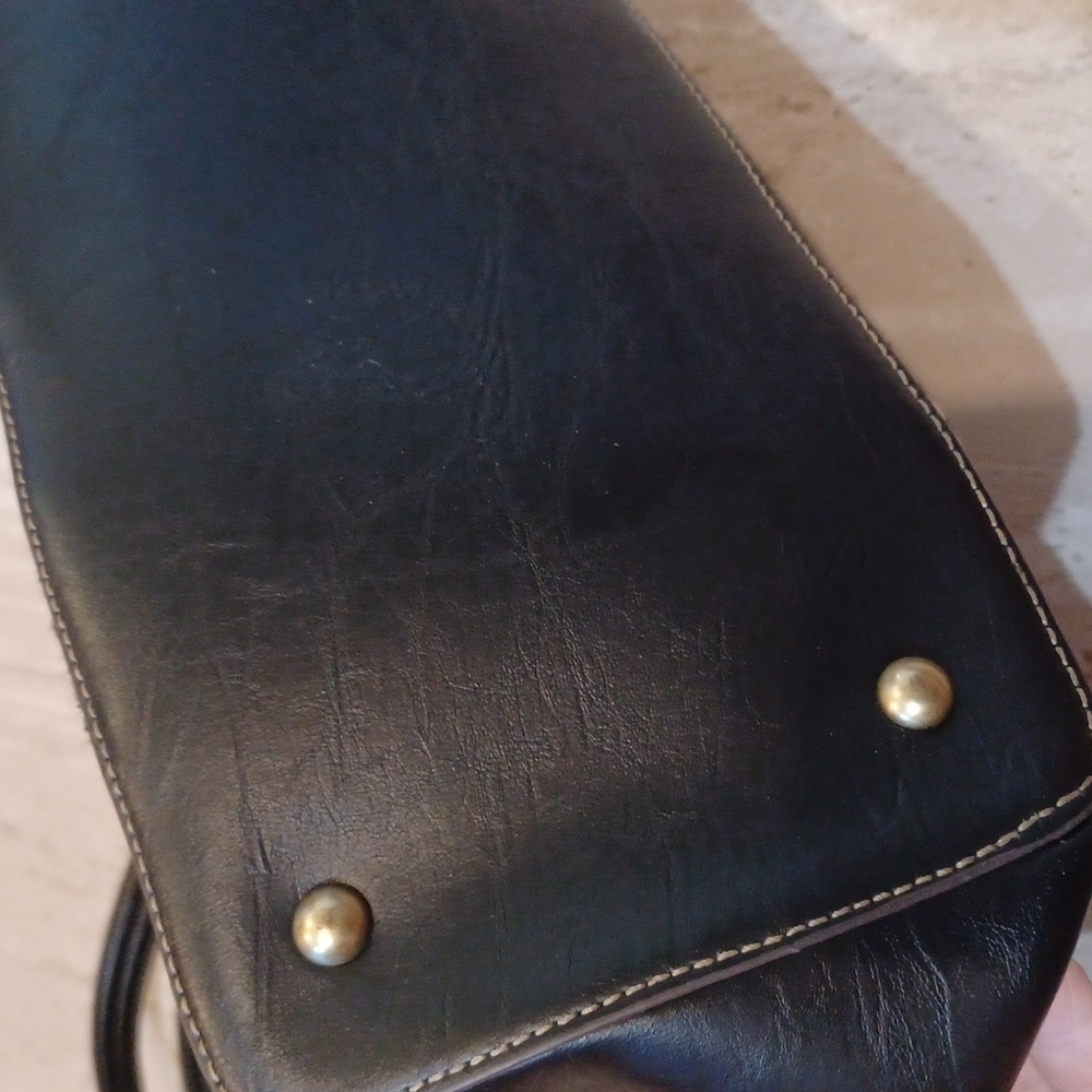 Stunning Tignanello Shoulder Bag - Picture 5 of 14